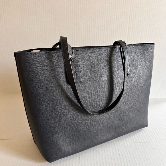 Coach Tote Pebbled Dark Blue - like new - Picture 2 of 9
